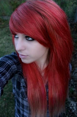 emo hairstyle red|emo girl side part.